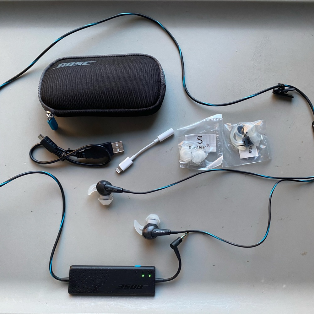 Bose QuietComfort 20 Headphones. (IOS)